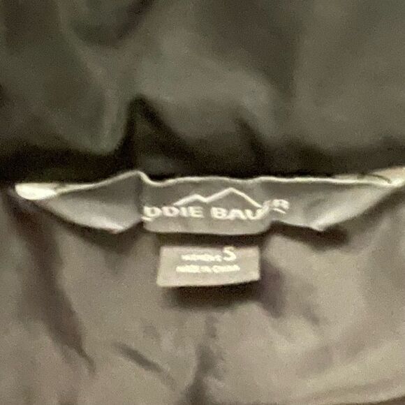 Eddie Bauer ~ Black lightweight puffer jacket ~ size S - Picture 4 of 5